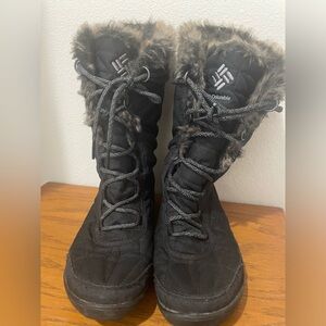 Black Columbia Minx Iii women’s snow boots. Size 9